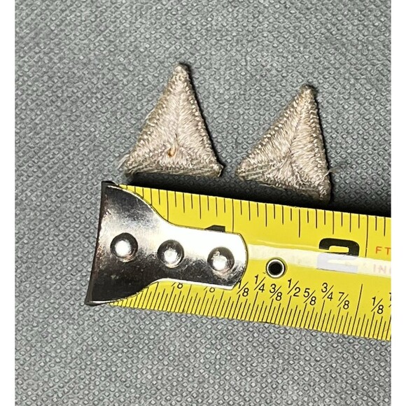 2 Vintage Boy Scouts BSA Silver Arrow Point Arrowhead Award Scouting Badge Patch - Picture 4 of 4